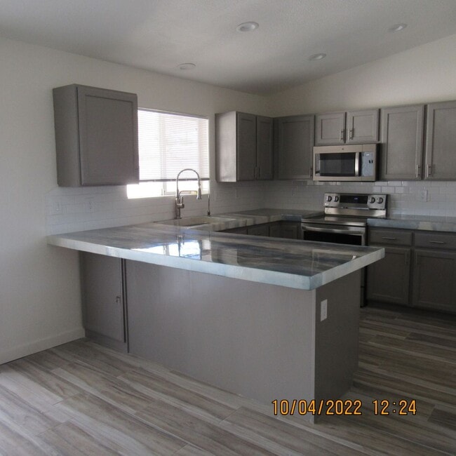 Building Photo - 970 San Juan Ln