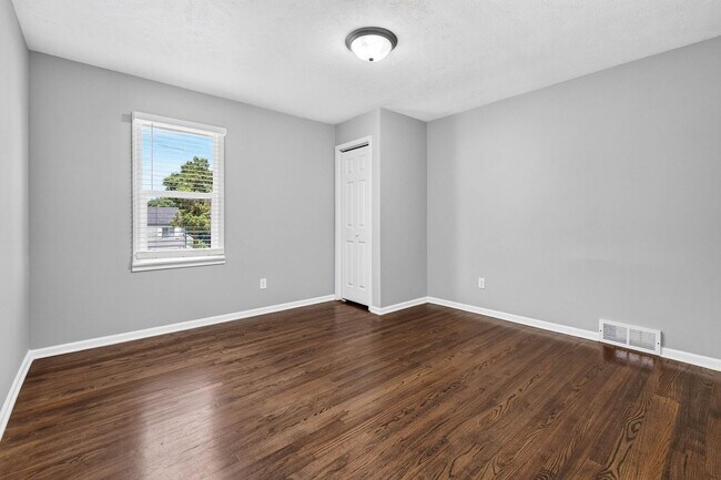 Building Photo - 7629 Pinkney St
