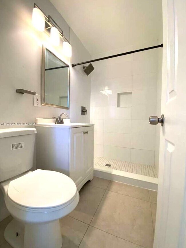 Building Photo - 8825 SW 19th St