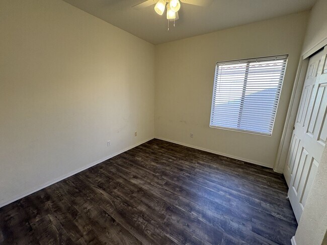 Building Photo - Great eastside location Pet friendly