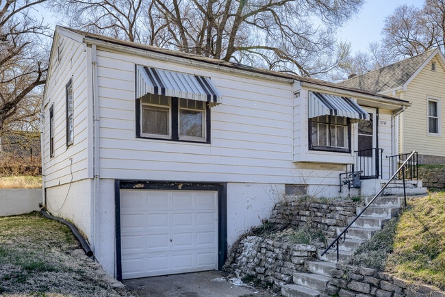Building Photo - 3717 N 42nd St