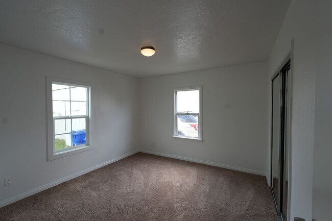 Building Photo - 917 ALAMEDA WU