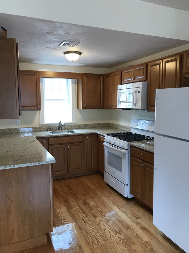 Building Photo - 14-16 Phillips Street