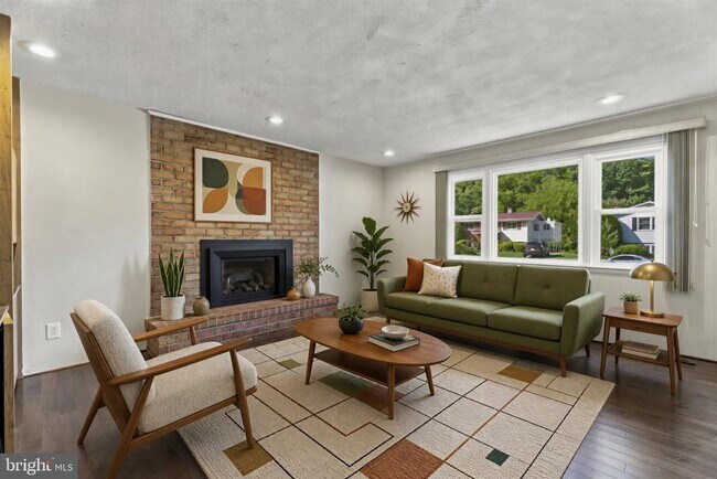 Building Photo - 4631 Hawksbury Rd