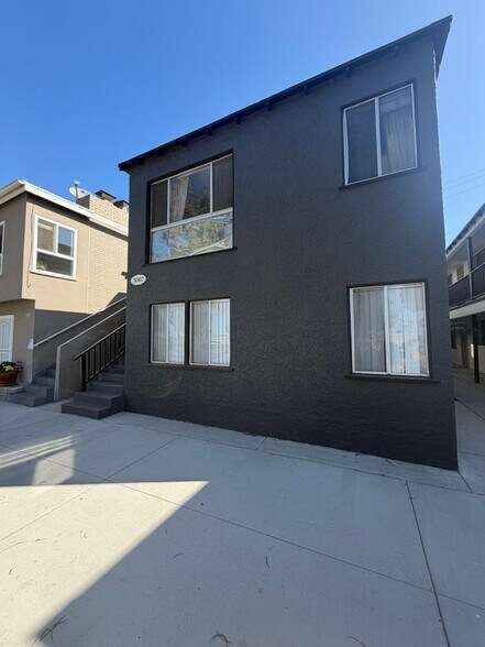 Building Photo - 5007 E Ocean Blvd