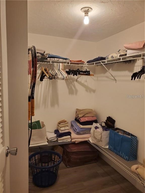 Building Photo - 1050 Longboat Club Rd