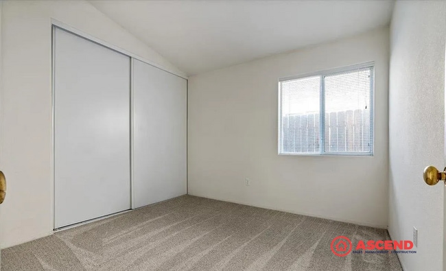 Building Photo - Wonderful 4 Bedroom Located in Laurel Glen Area!