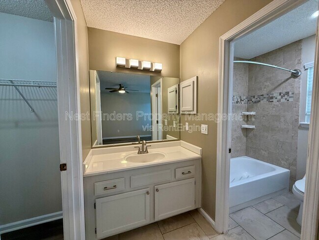 Building Photo - 4578 Blue Stream Ln N