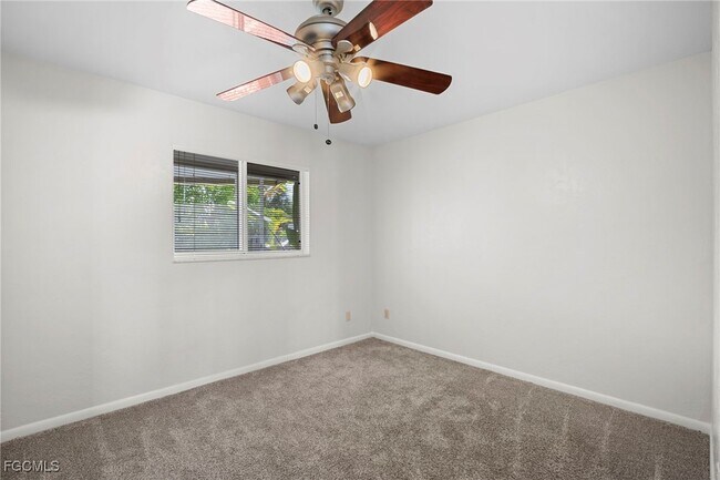 Building Photo - 9721 Deerfoot Dr