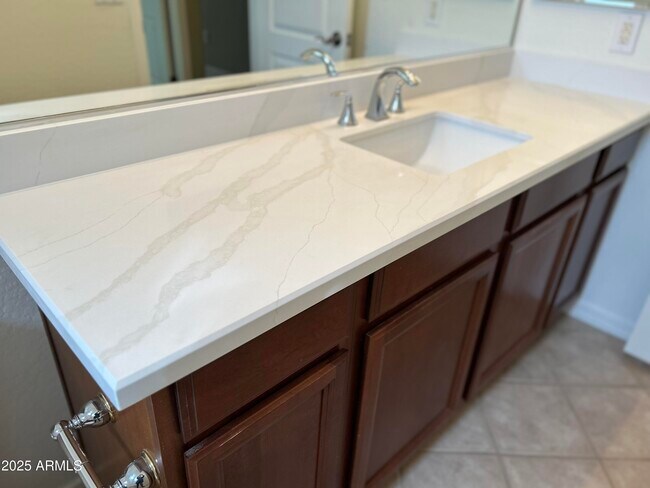 Building Photo - 11000 N 77th Pl