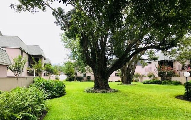 Building Photo - Spacious 2brm 1.5ba townhome Condo in The ...