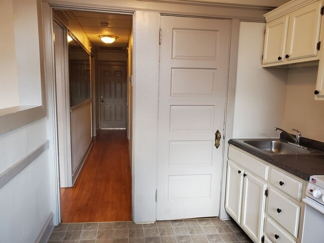 Building Photo - 1 Bedroom in Downtown Lancaster