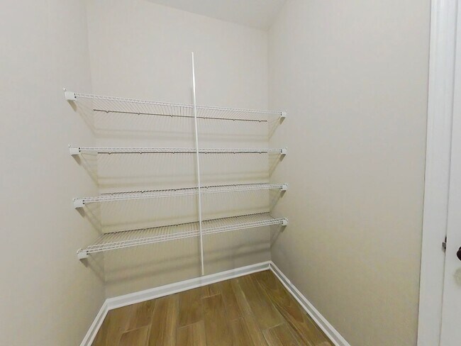 Building Photo - 760 Keyes Dr