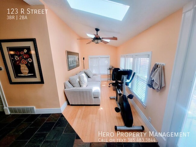 Building Photo - Extremely Desirable Stunning Avenues Home!!!