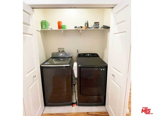 Building Photo - 10533 Maple Ln