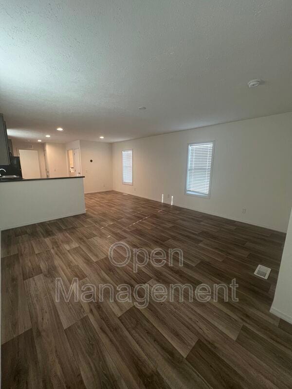 Building Photo - 18-1015 Gibraltor