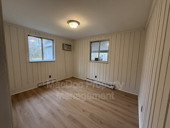 Building Photo - 900 Lakeview Pkwy