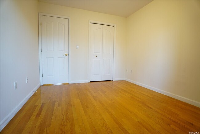Building Photo - 114-79 Dalian Ct
