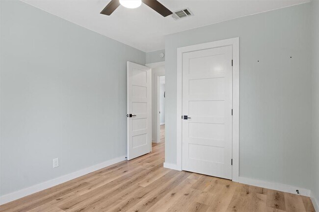 Building Photo - 7718 Croftwood Dr