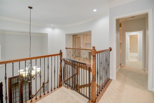 Building Photo - 158 N Almondell Way