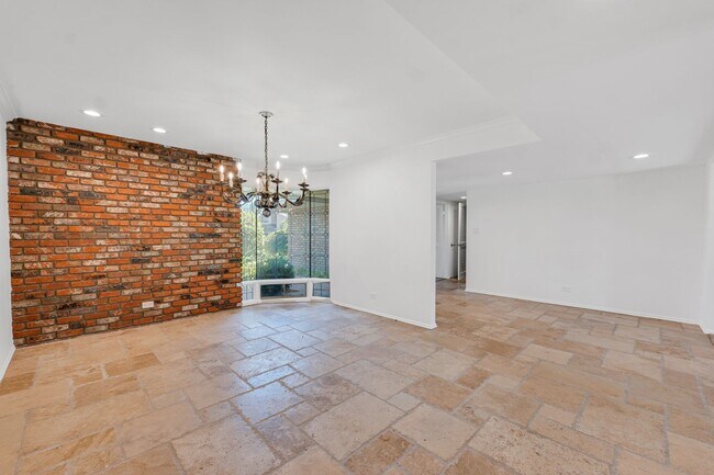 Building Photo - Perfect Entertaining Family Home with Larg...