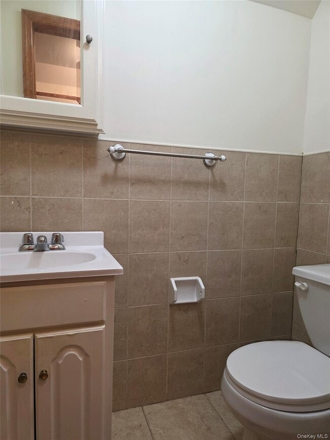 Building Photo - 57-35 Parsons Blvd