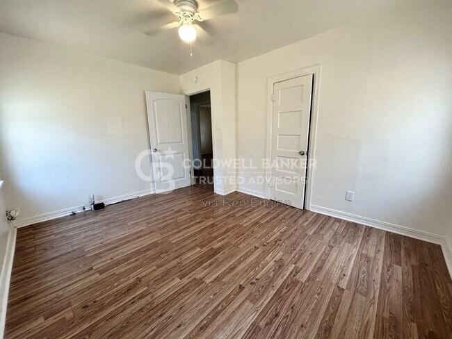 Building Photo - 114 Avenue V