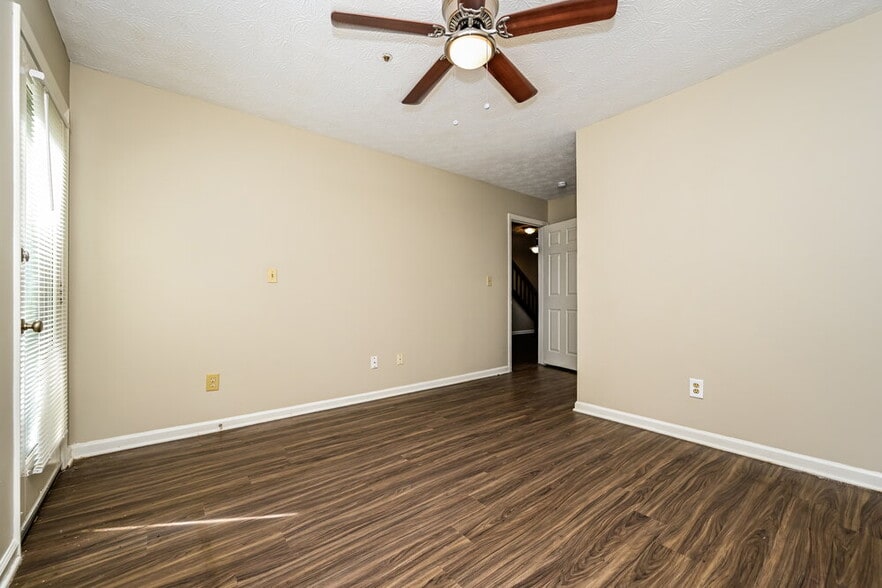 Building Photo - 5796 Trent Walk Dr