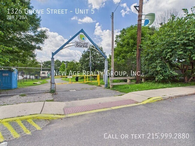 Building Photo - 1326 Grove St