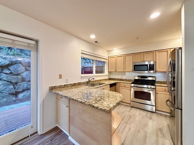 Building Photo - Convenience at Your Doorstep – Townhome for Rent in Newcastle