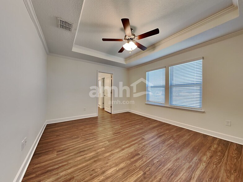 Building Photo - 1215 Tan Tara Trail