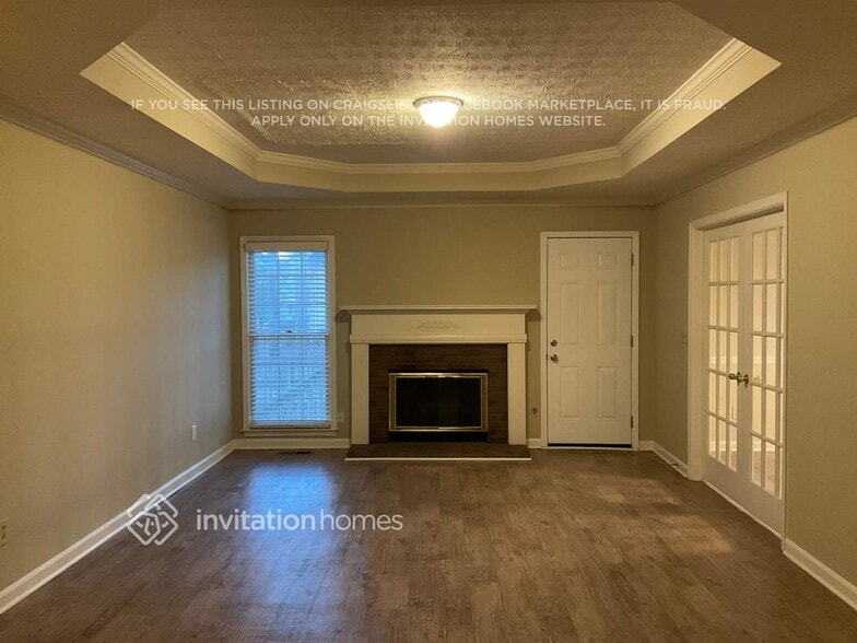 Building Photo - 2355 Huntington Dr