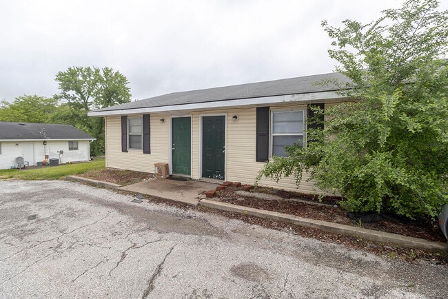 Primary Photo - 710 W Cunningham Dr