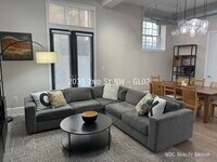 Building Photo - 2035 2nd St NW