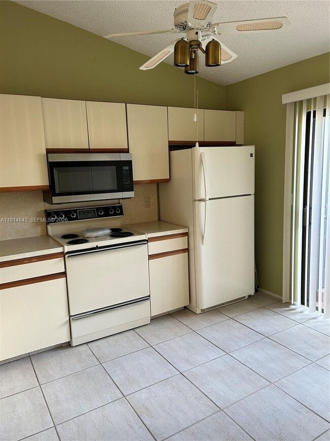 Building Photo - 469 Long Bow Ct