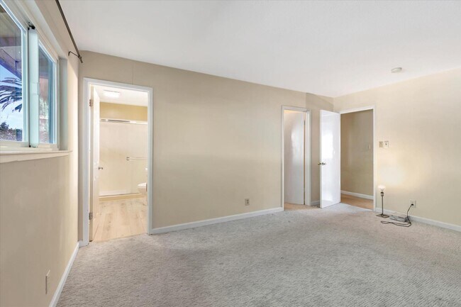 Building Photo - 40307 San Sebastian Pl