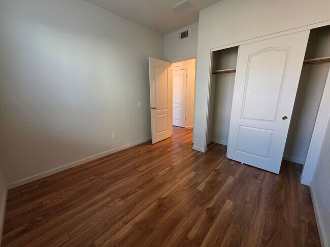 Building Photo - 4 bedroom in north Turlock!