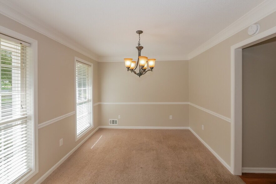 Building Photo - 135 Masters Dr