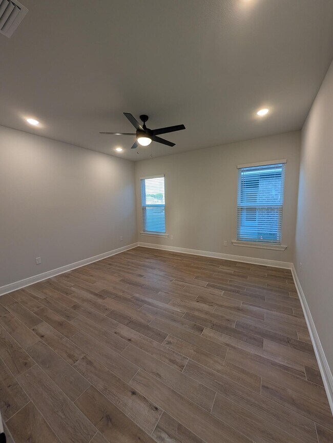 Building Photo - 35 Natureview Wy