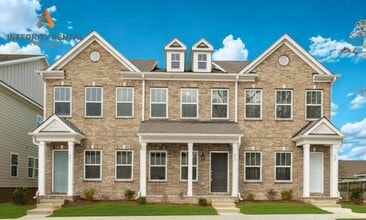 Building Photo - 3 Bedroom Townhome Main Street Pineville - AVAILABLE JUNE 2026