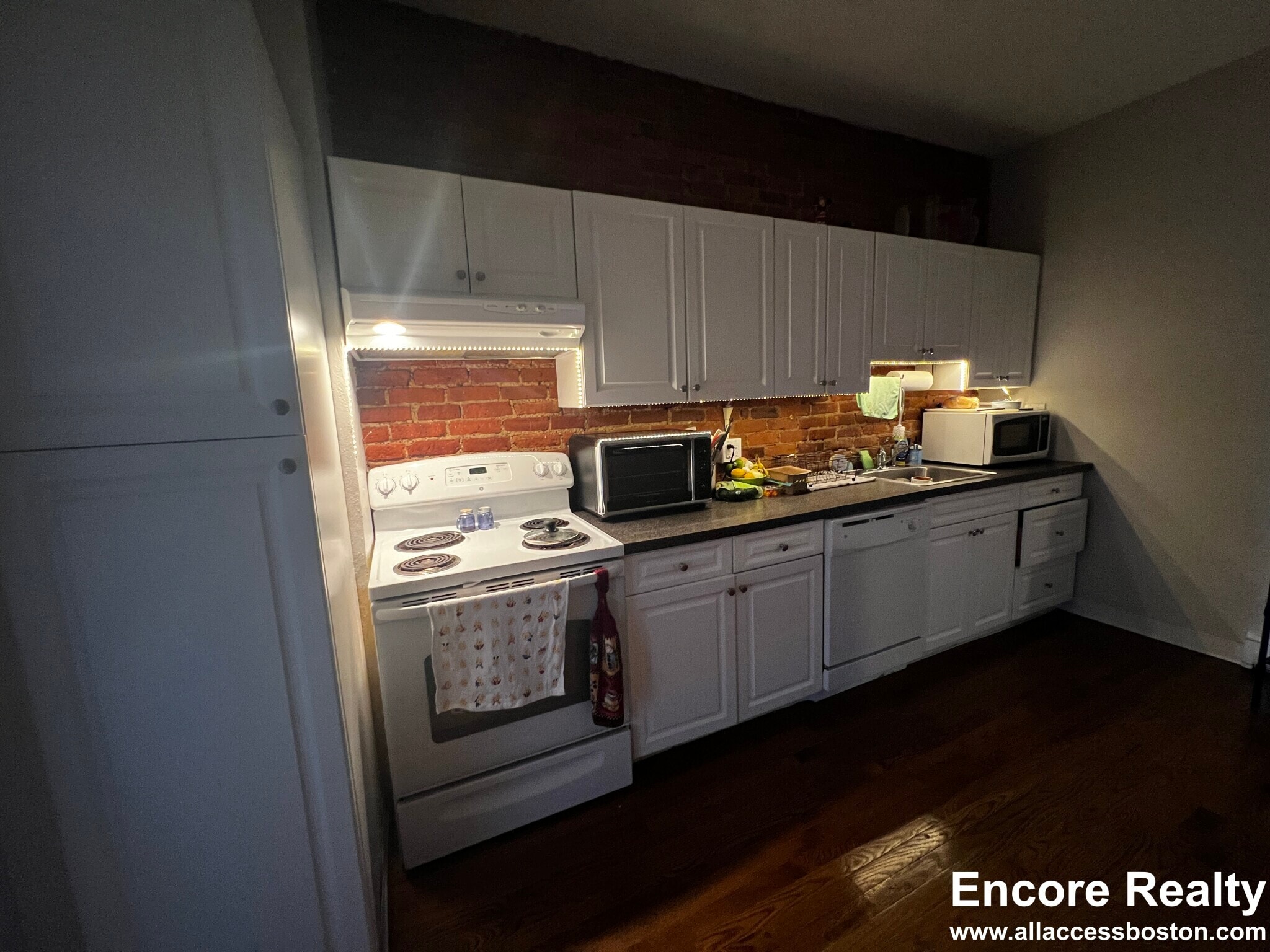 Building Photo - 15 Stearns Rd