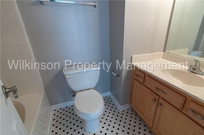 Building Photo - Gorgeous 2Bd/2.5 Bth Townhome in Ballantyne