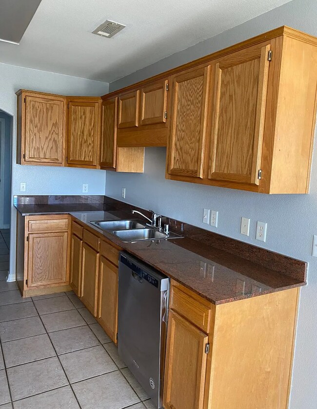 Building Photo - 320 Beasley Dr