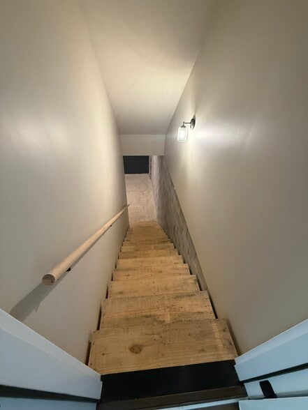 Building Photo - 713 Ewing Blvd