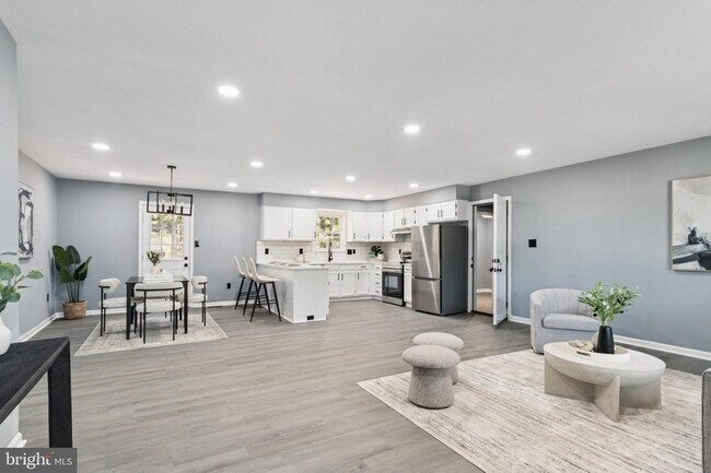 Building Photo - 39 Hidden Lake Dr