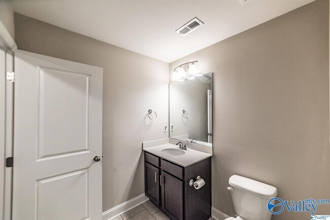 Building Photo - 108 Erskin Parcus Dr
