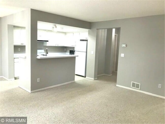 Building Photo - 15655 24th Ave N