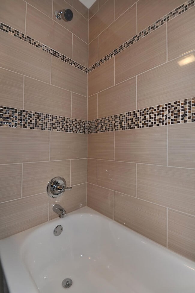 Building Photo - 117 Wilshire Dr