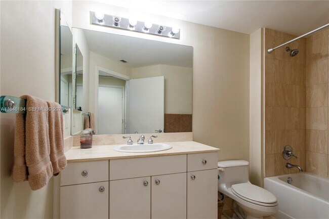 Building Photo - 21050 Point Pl