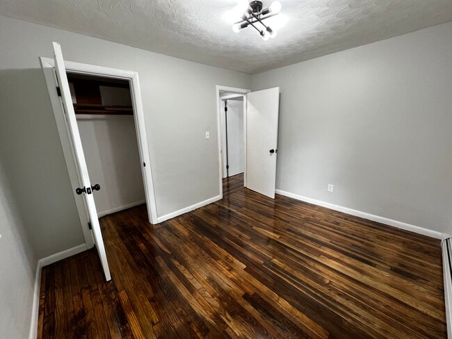 Building Photo - 388 Burncoat St